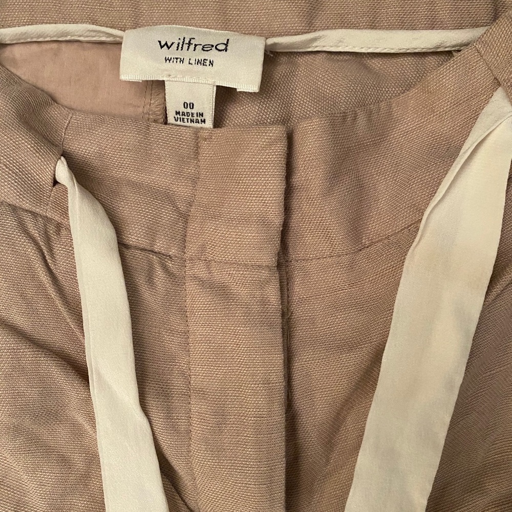 Wilfred Linen Shorts in Nude, White silk ribbon